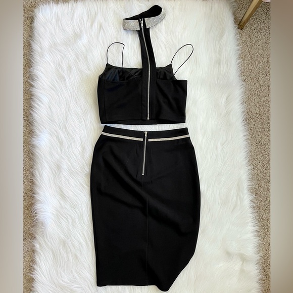 Women’s 2 Piece Set Black Crop Top & Belted Skirt w/ Jeweled Choker - Picture 3 of 12